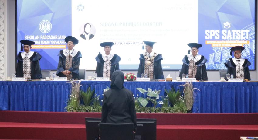 Xojayin yigitni yalashga majbur qildi Ozini uysiz odamga bergan yosh qizning pornosini onlayn tomosha qiling